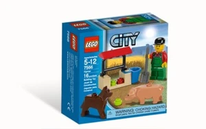 Lego City 7566 Farmer Minifigure Animals Pig & Dog Feeding Station - Sealed NEW - Picture 1 of 5