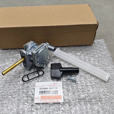 New ! Vacuum Fuel Cock Valve Petcock 4430032F10 For Suzuki GSF1200 Bandit 1200 Foto 1 de 4