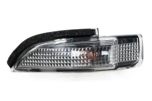 Do Toyota Yaris Lusterko skrzydłowe Kierunkowskaz lewy 11-16 Repeater Pasażer Bliska strona - Zdjęcie 1 z 6
