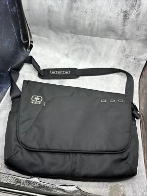 Bolso de viaje de hombro para computadora portátil OGIO Messenger negro de nailon con cremallera Foto 1 de 4