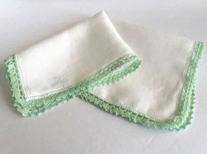 VINTAGE HANKIE 1940s WHITE LINEN & APPLE GREEN HAND CROCHET EDGING LOVELY - Picture 1 of 4