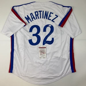 Camiseta deportiva de béisbol blanca autografiada/firmada de Dennis Martínez de Montreal con certificado de autenticidad - Imagen 1 de 4