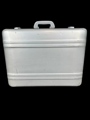 Zero Halliburton Aluminum Case Large w/ Original Inserts 24 X 18 X 7 Must See - Image 1 of 4