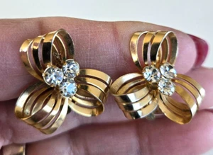 Pendientes de clip vintage con lazo de cinta de diamantes de imitación transparentes tono dorado de 1" - Imagen 1 de 5