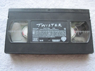 Twister 20100 VHS Cassette Tape Warner Bros. PG-13 113 Mins. 1996 CC Bundle It! Foto 1 de 2