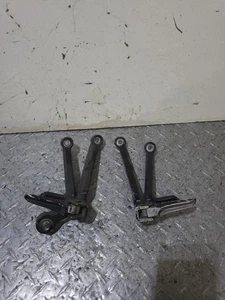 Soportes traseros para pasajeros Suzuki GSXR 600 750 2004-2005 - Imagen 1 de 17