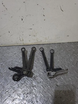 2004-2005 SUZUKI GSXR 600 750 PASSENGER REARSET BRACKETS - Image 1 of 4