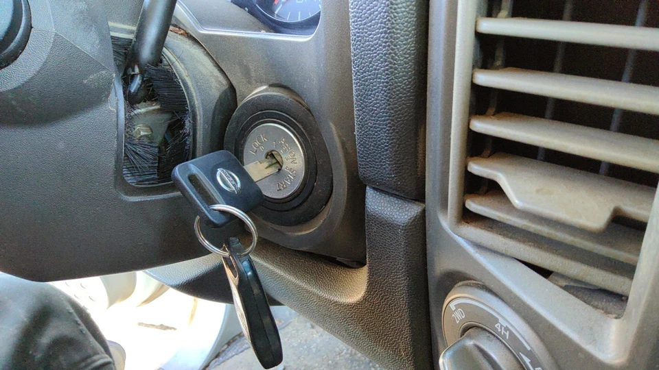 Conjunto de interruptor de encendido Nissan Titan 2004-2007 con llave eléctrica completa OEM Foto 1 de 1