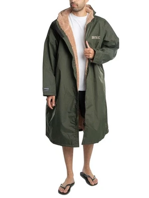 Regatta Men's Waterproof Changing Robe, Green - Image 1 of 4