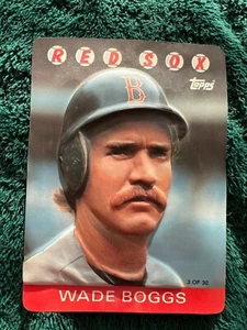 Topps ~ En relieve ~ Wade Boggs ~ Tarjeta 3 de un juego de 30 ~ No sé el año - Imagen 1 de 6