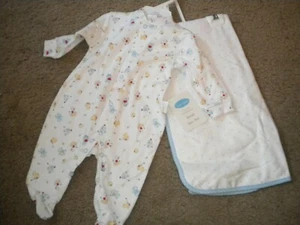 Bon Bebe weiß Baumwolle Schlafanzug & Decke Set Druckknopfleiste mit süßen Tieren 0-3 Monate NEU - Bild 1 von 1