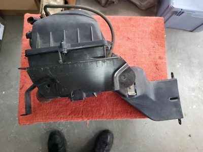 Ford Mustang 1990 1991 1992 1993 2,3 4 cilindros Caja de aire de fábrica y medidor de masa de aire Foto 1 de 4