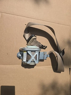 2008-2009 Cadillac CTS FRONT LEFT DRIVER SIDE SEAT BELT BUCKLE 20763945 OEM - Image 1 of 4