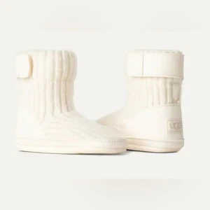 NUOVE PANTOFOLE STIVALETTI UGG SKYLAR CREMA PULL ON UNISEX BAMBINO TAGLIA M 12-18 MESI REGALO - Foto 1 di 10
