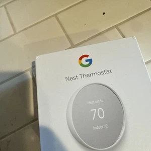Google Nest Smart Thermostat, Snow - GA01334-US - Picture 1 of 1