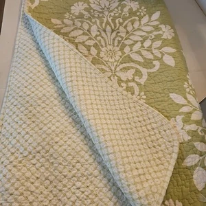 Vintage LAURA ASHLEY Twin Green Floral Reversible Quilt Coverlet Blanket - Picture 1 of 8