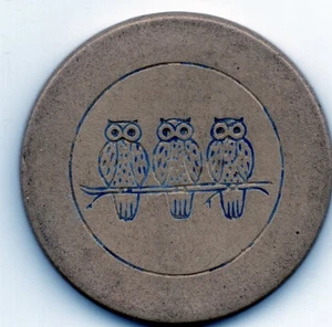 Antique Poker Chip: Engraved Three Owls White - Picture 1 of 2