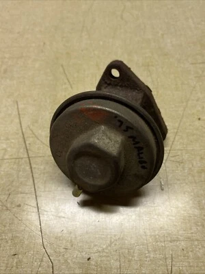 Válvula EGR 1975 Chevrolet Malibu 400 Cu usado OEM Foto 1 de 2