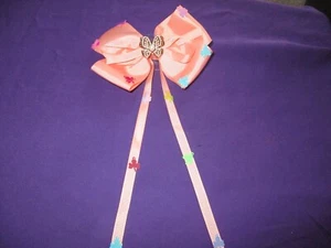 Light Peach Bow w/Clover Leaf - Picture 1 of 4