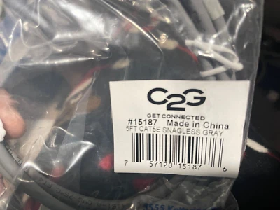 C2G 15187  5FT CAT5E SNAGLESS UNSHIELDED NETWORK PATCH ETHERNET CABLE(Z8, 2A-2 - Image 1 of 4