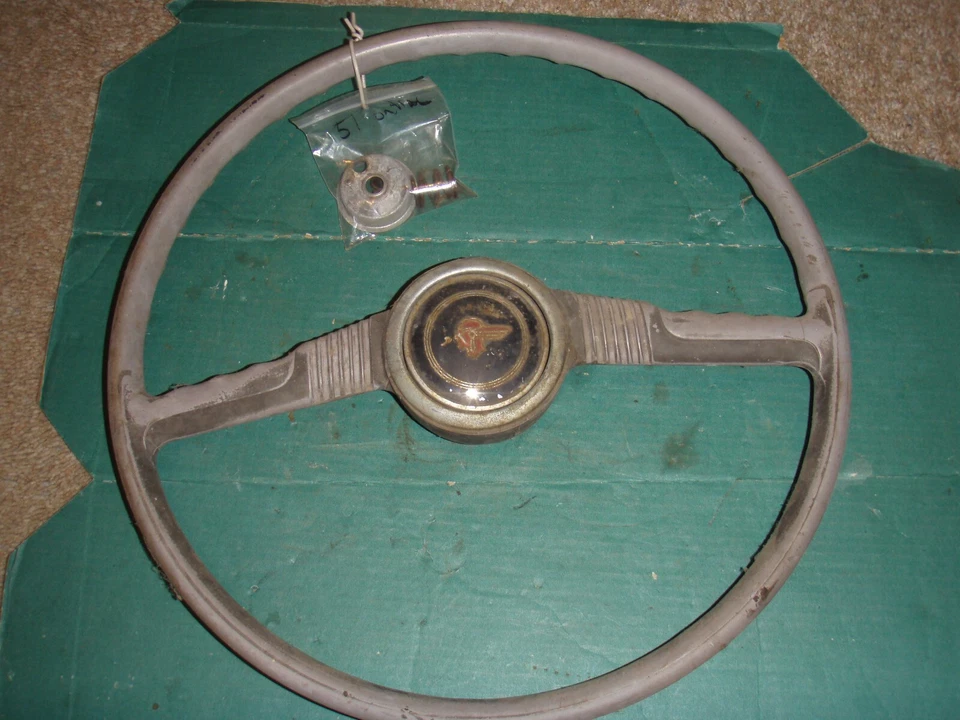 1951 1952 51 52 Pontiac 1953 1954 53 54 Silver Streak volante estándar Foto 1 de 4