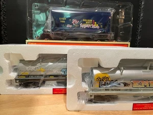 Lionel O 2 Graffiti NS & FEX Coil Cars + Graffiti Hopper - 2226540/50 + 6-17014 - Picture 1 of 12