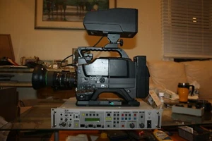 JVC KY-D29UCH - Picture 1 of 4