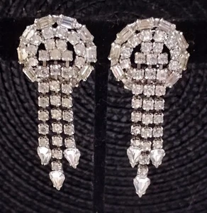 Vintage Signed Kramer Rhinestone Clip On Dangle Earrings Long Runway Statement - Picture 1 of 14