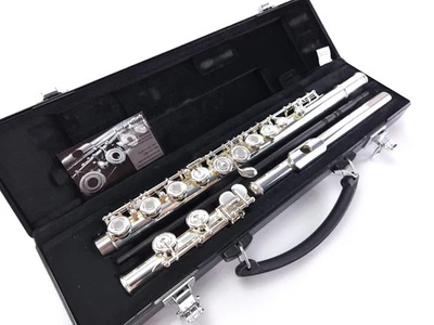 Yamaha 262 Intro Intermediate Open Hole C Foot Flute Reconditioned +Warranty - Image 1 of 4