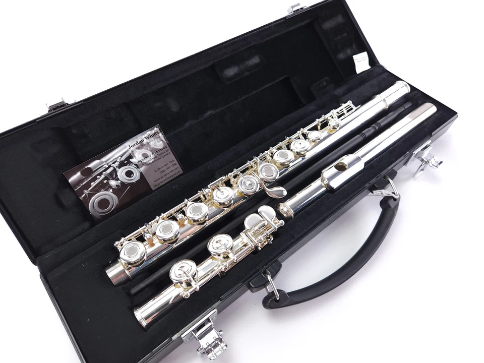 Yamaha 262 Intro Intermediate Open Hole C Foot Flute Reconditioned +Warranty - Image 1 of 4