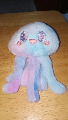 NUEVO ENCANTO O LLAVERO MEDUSA MORADA Y AZUL 4" LARGO X 7" ALTO 3" ANCHO Foto 1 de 3