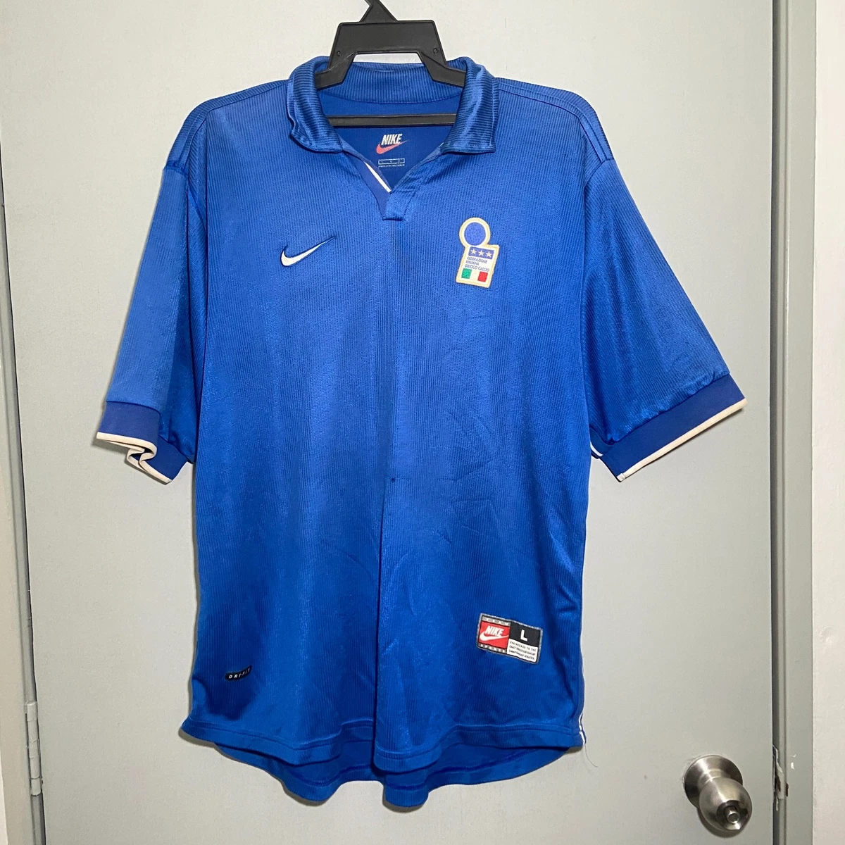 激レア NIKE サッカーイタリア代表 10 TOTTI ユニフォーム Tシャツ 激レア NIKE サッカーイタリア代表 10 TOTTI ユニフォーム Tシャツ