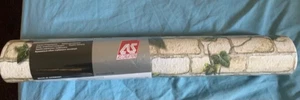 Wall paper green and cream roll - Picture 1 of 1
