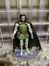 ToyBiz Marvel Legends Dr Doom 6" Figure 2002 With Accessories, Fantastic Four