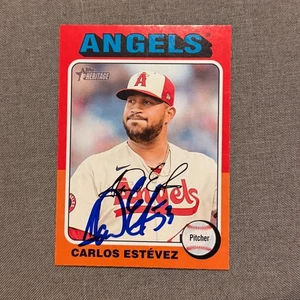 Tarjeta de béisbol firmada por Carlos Estevez autografiada 2024 Topps Heritage Angels #498 - Imagen 1 de 1