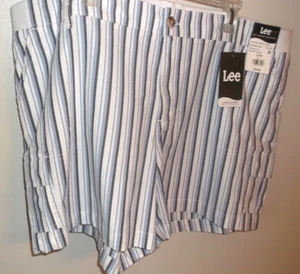 Lee White with Blue Gray Stripes Comfort Waist 5" Inseam Shorts Size 22 NWT - Picture 1 of 4