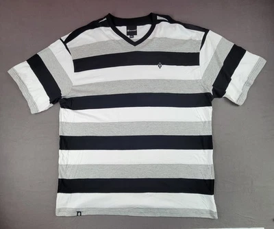 Camiseta Akademiks Hombre 5XL Cuello en V Negro/Blanco/Gris Rayas Foto 1 de 4