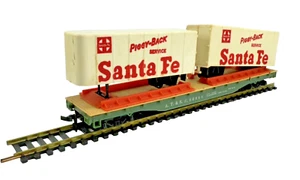 HO TYCO 40' Santa Fe Flat Car Holding w 20' Piggy-Back Service Santa Fe Trailers - Picture 1 of 13