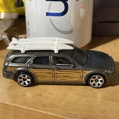 Matchbox Dodge Magnum Retro Rides #29 Gray Mtflk w/Surf Boards & Wood Grain - NM - Image 1 of 4