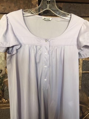 Camicia da notte lunga alla lavanda Christian Dior anni '70 vintage