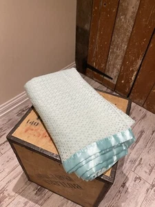 Vintage Waffle Weave Blanket Throw Sage Green Satin Edge Bedroom Throw - Picture 1 of 13