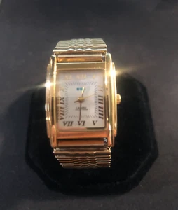 LA MER Collection Women's Watch Gold Tone Size 7-8 New Battery  - Picture 1 of 9