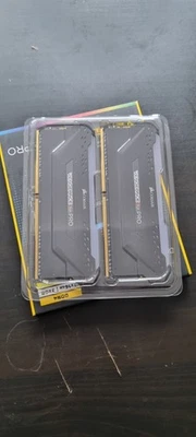 Corsair Vengeance RGB Pro 32GB (2x16GB) DDR4-3200 Kit (CMW32GX4M2E3200C16) - Bild 1 von 2