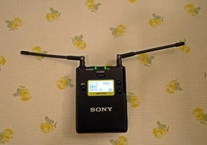 Sony URX-P03 Récepteur Portable 30-36 38-41 566-608MHz et 614-638MHz - Photo 1 sur 13