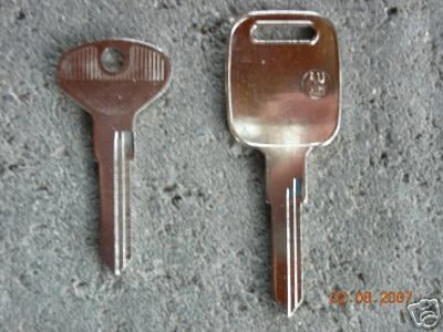 LLAVES EN BLANCO AUDI 100 200 80 90 4000 5000 VW GOLF GTI FOX, X9 73VB, AU AH Foto 1 de 1