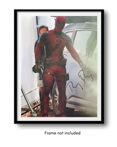 16x12 Photo Hand Signed by Ryan Reynolds Deadpool Movie Star Film + Verified COA - Picture 1 of 2