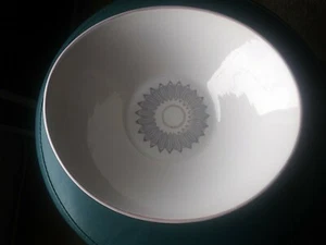 Metlox Vernon Kilns Anytime "Fancy Free" Freeform Serving Bowl - Picture 1 of 10