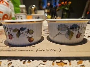 Paar Royal Worcester Erdbeere Fair Ramekins Form 48 Größe 00 - 3" - Bild 1 von 4