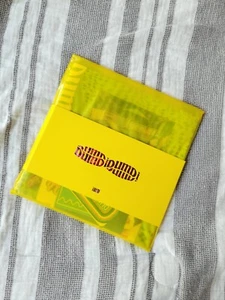 (G)I-DLE DUMDI DUMDI 1st Single Album CD+Photo Book+etc - Day Version Rare OOP - Picture 1 of 4