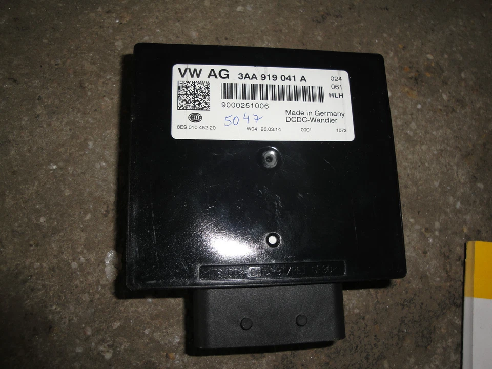 VW Control Unit Dcdc Transducer Voltage Stabiliser 3AA919041A - Image 1 of 1